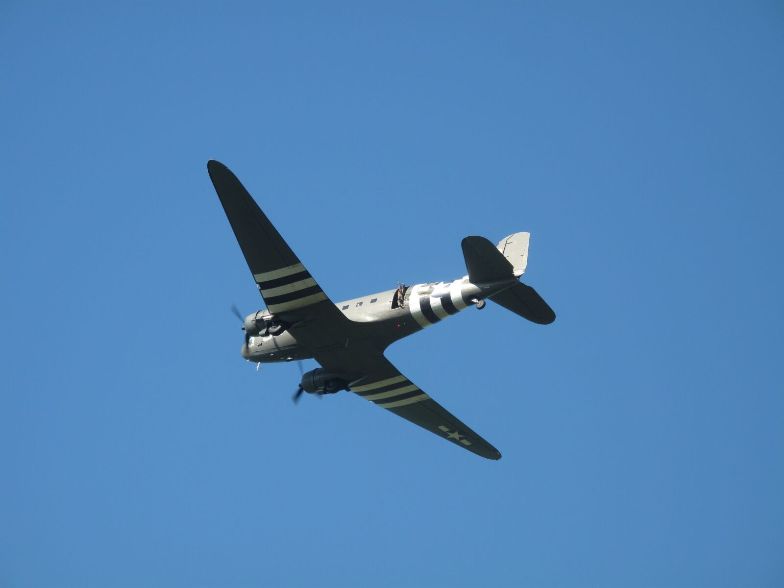 Canon PowerShot G10 sample photo. C-47, dakota, dc-3 photography