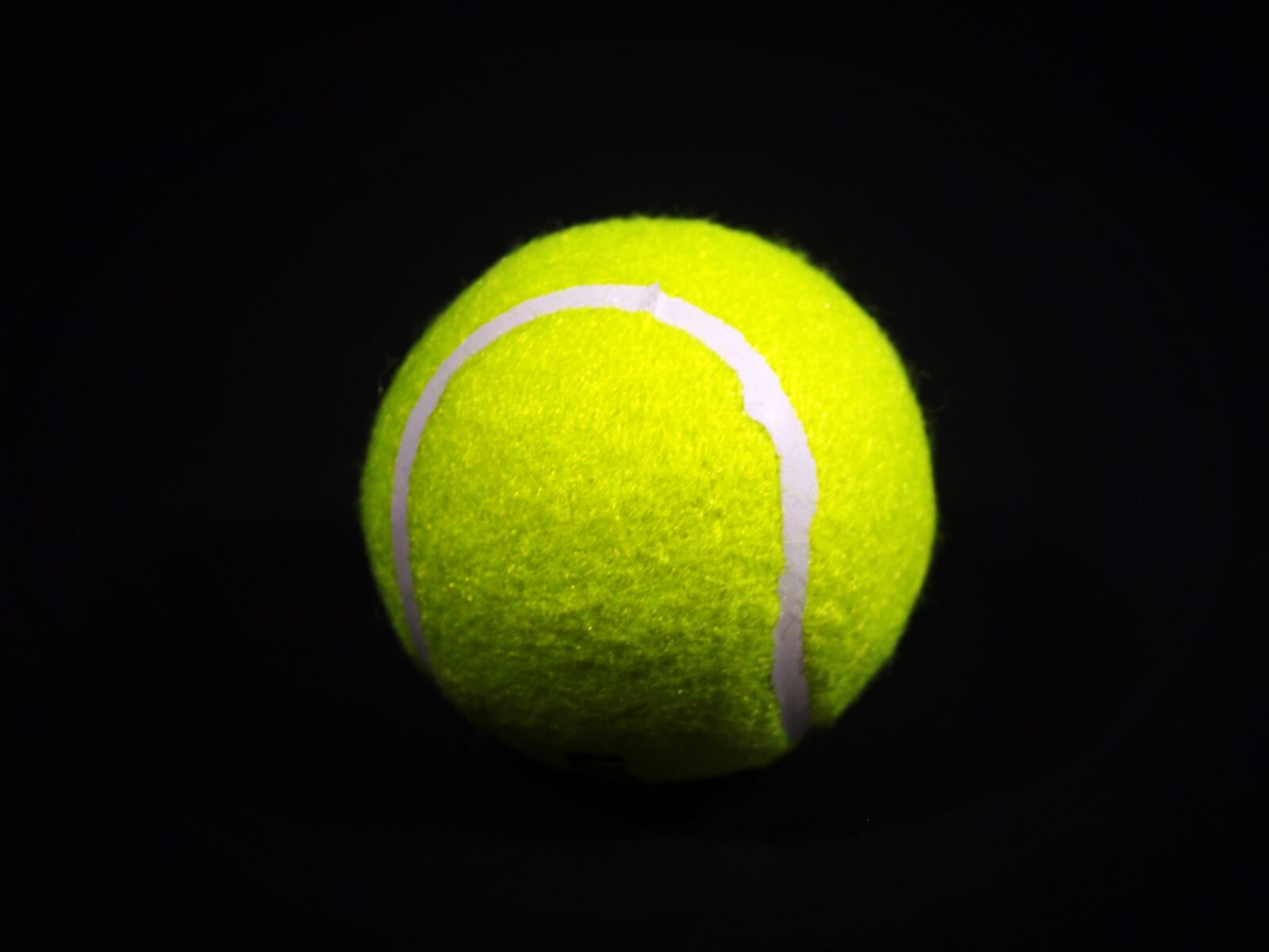 Olympus E-300 (EVOLT E-300) sample photo. Background, ball, circle, close photography