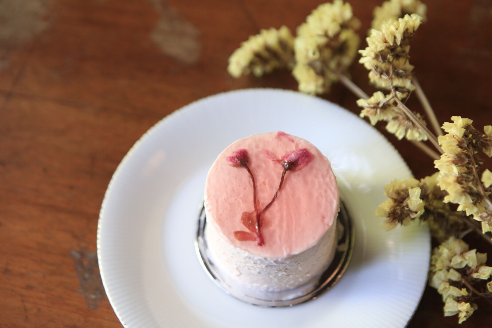 Canon EOS 6D + Canon EF 24-70mm F2.8L USM sample photo. Sweets, cake, cake cherry photography