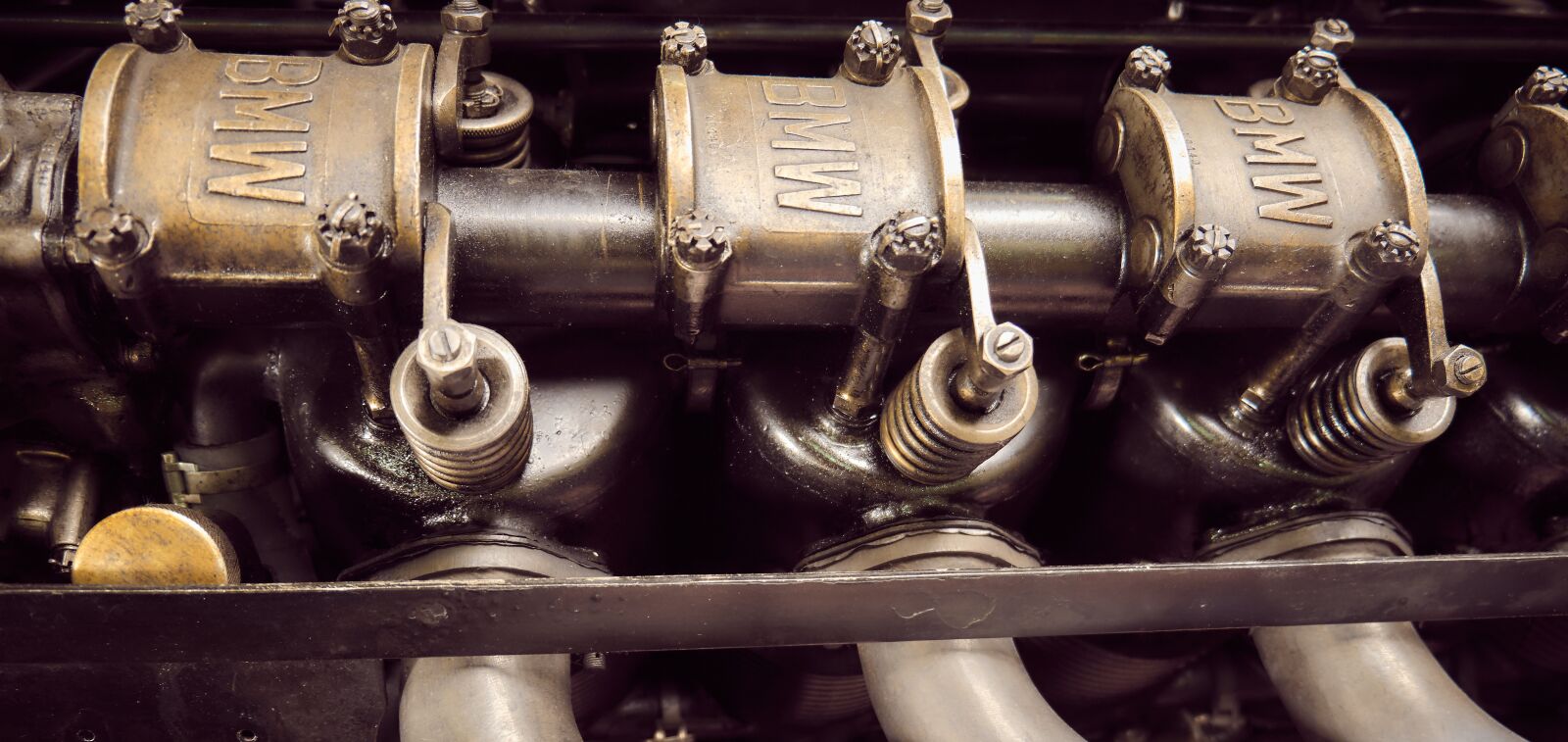 Fujifilm XF 18-55mm F2.8-4 R LM OIS sample photo. Bmw, cylinder, motor photography