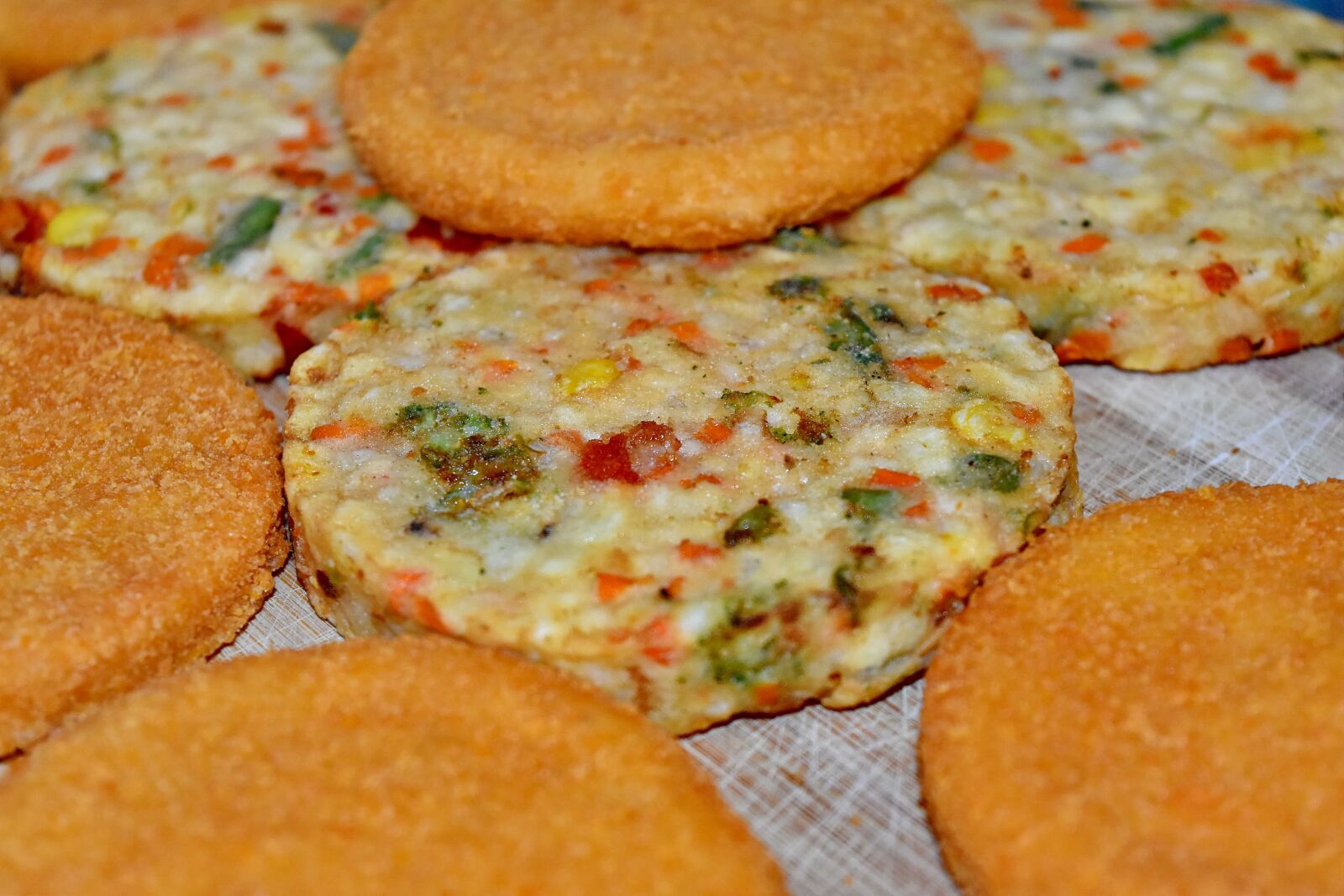 Nikon D5500 sample photo. Delicious, hamburger, vegetables, vegetarian photography