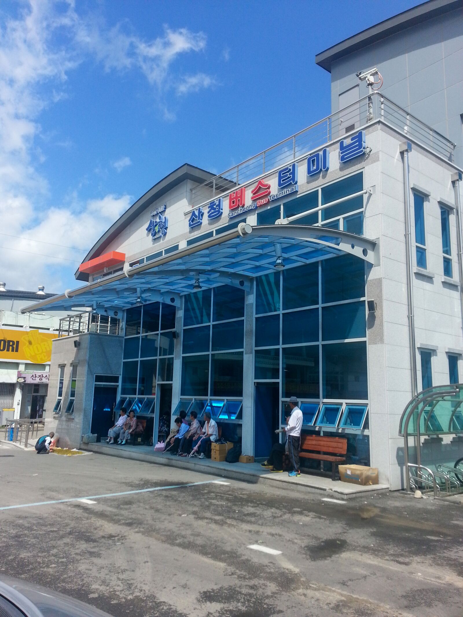 Samsung Galaxy Note2 sample photo. Terminal, building, architecture photography