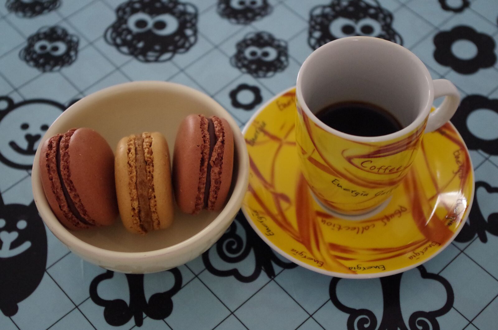 Pentax K-50 sample photo. Macaroon, coffee, breakfast photography
