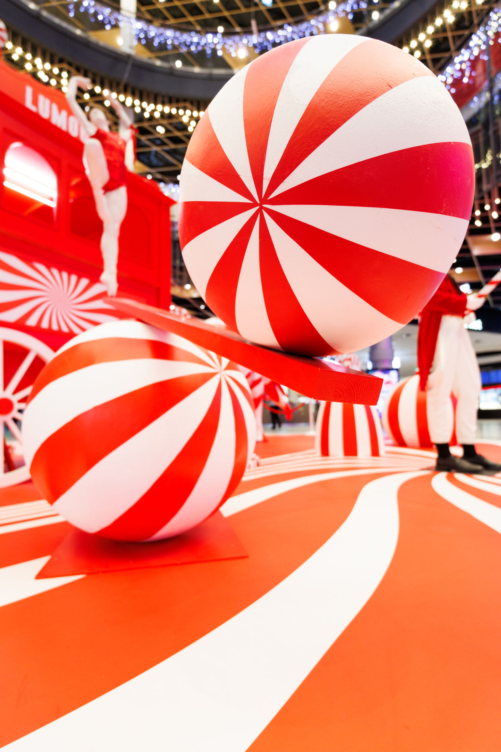 Tamron 11-20mm F2.8 Di III-A RXD sample photo. Christmas world photography