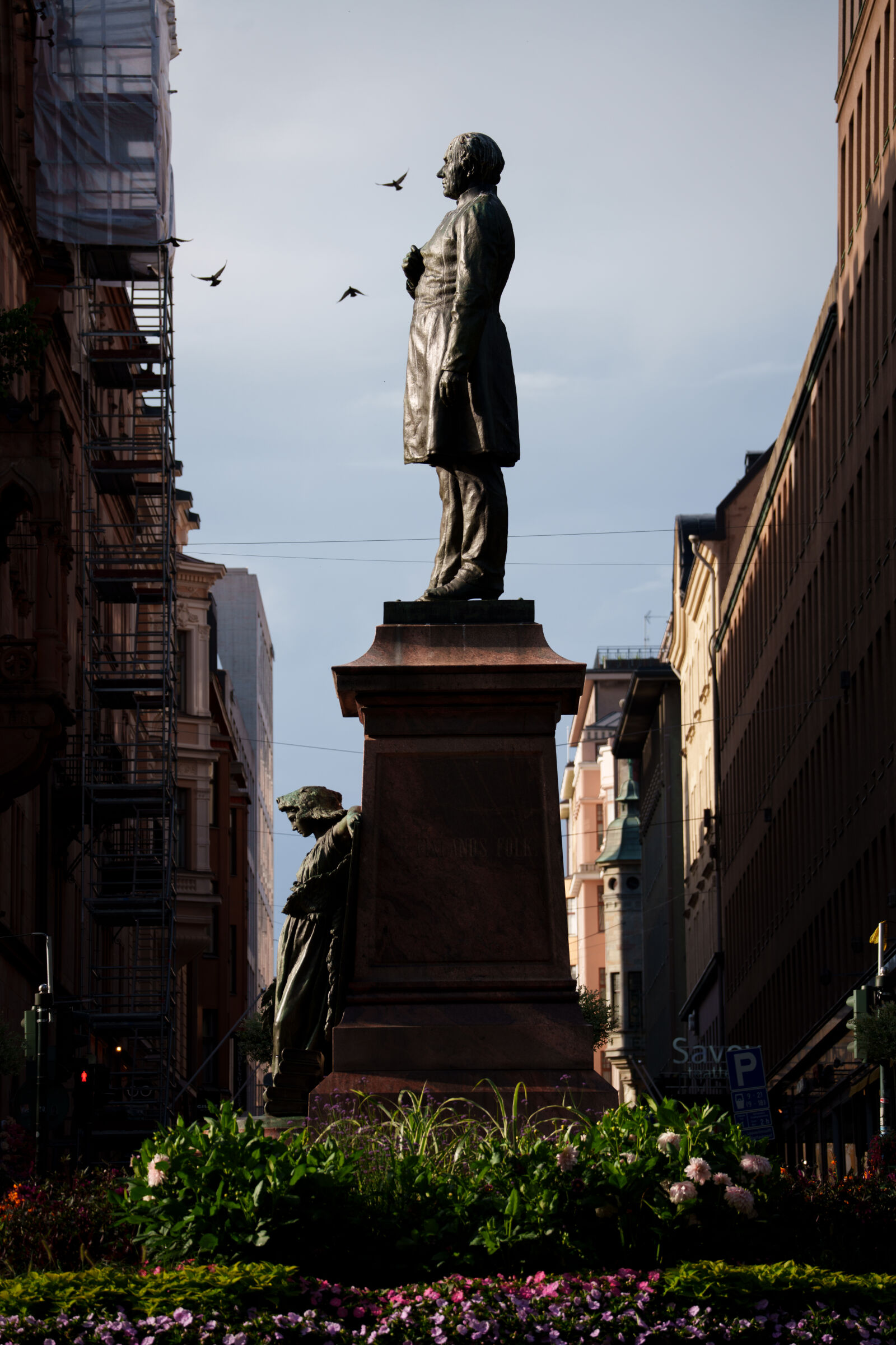 Sony a7R V sample photo. Statue towards morning light photography