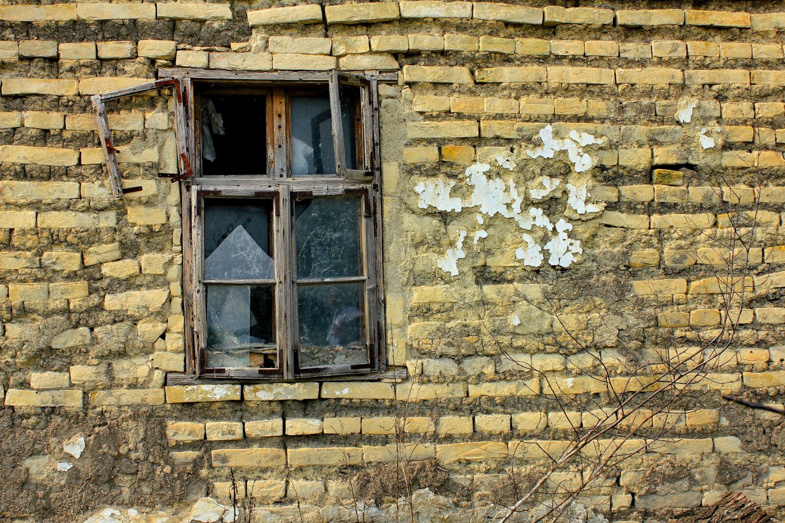 Canon EF-S 18-55mm F3.5-5.6 IS sample photo. Window, carpentry, abandoned, architectural photography