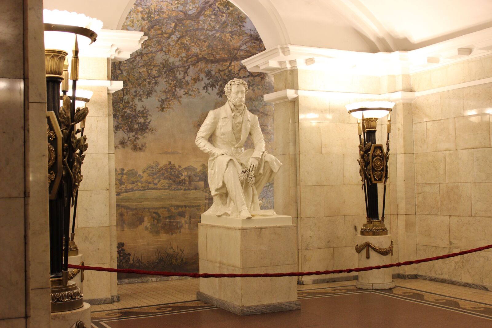 Canon EOS 600D (Rebel EOS T3i / EOS Kiss X5) sample photo. Pushkin, statue, metro pushkinskaya photography
