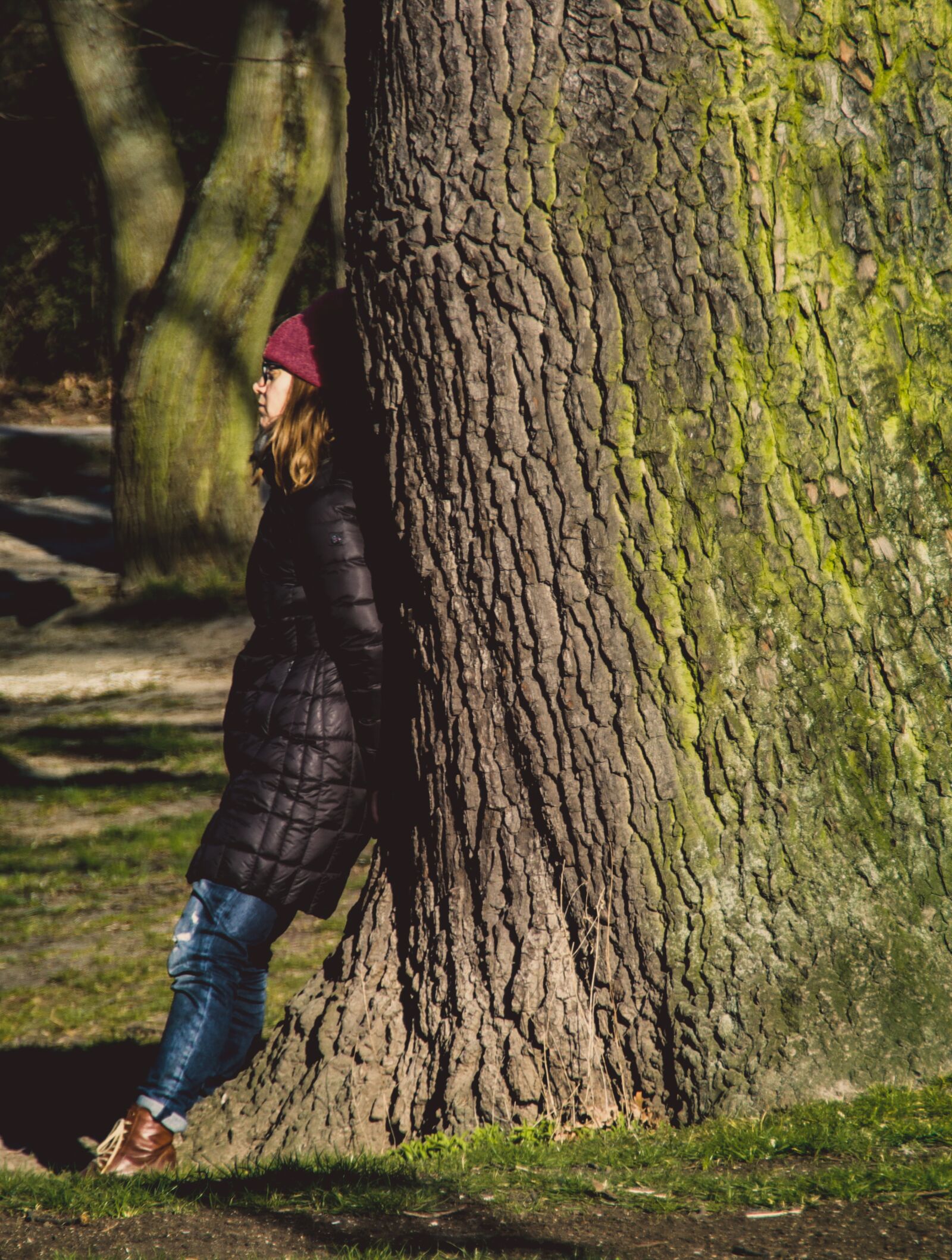 Canon EOS 77D (EOS 9000D / EOS 770D) sample photo. Tree, person, rest photography