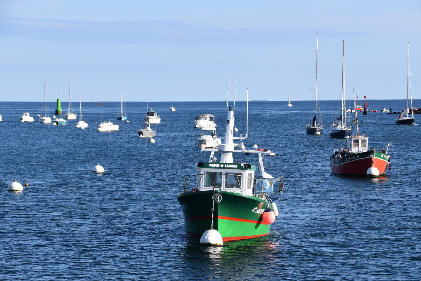 Nikon D5600 sample photo. Boat, marina, panoramic views photography