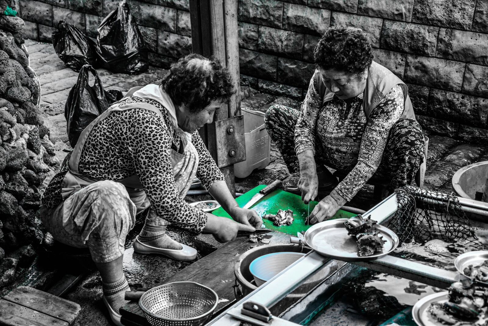 Nikon D5200 sample photo. Women, ladies, working photography