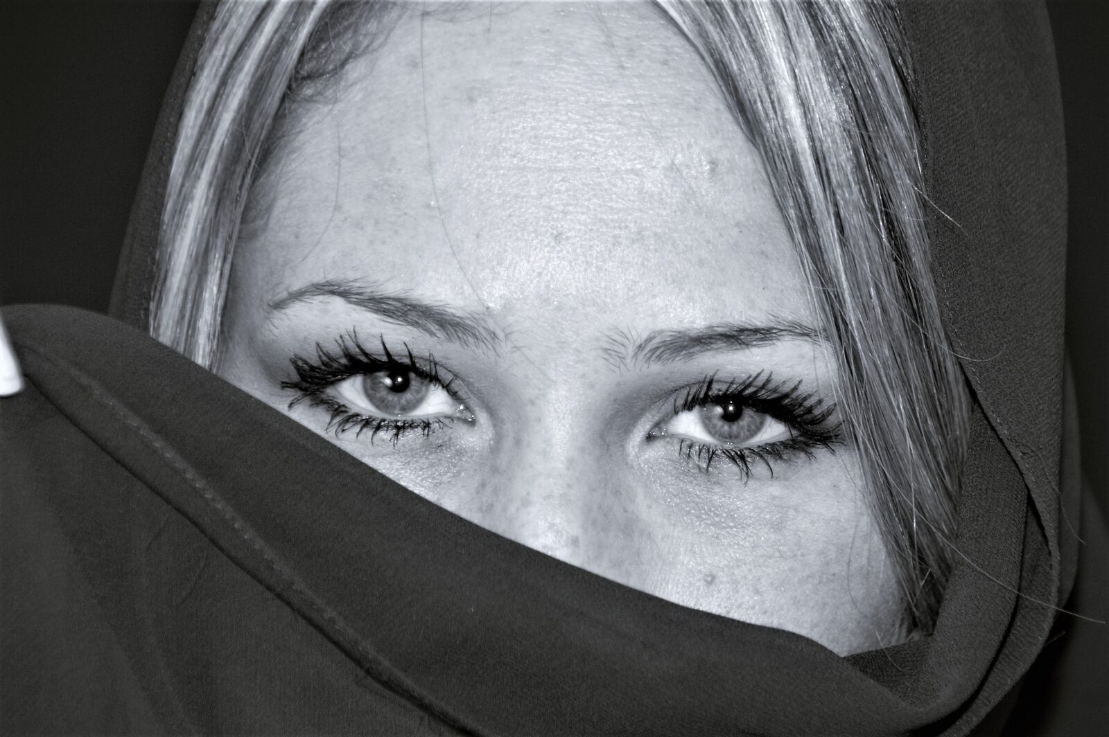KONICA MINOLTA DYNAX 7D sample photo. Face, woman, eyes photography