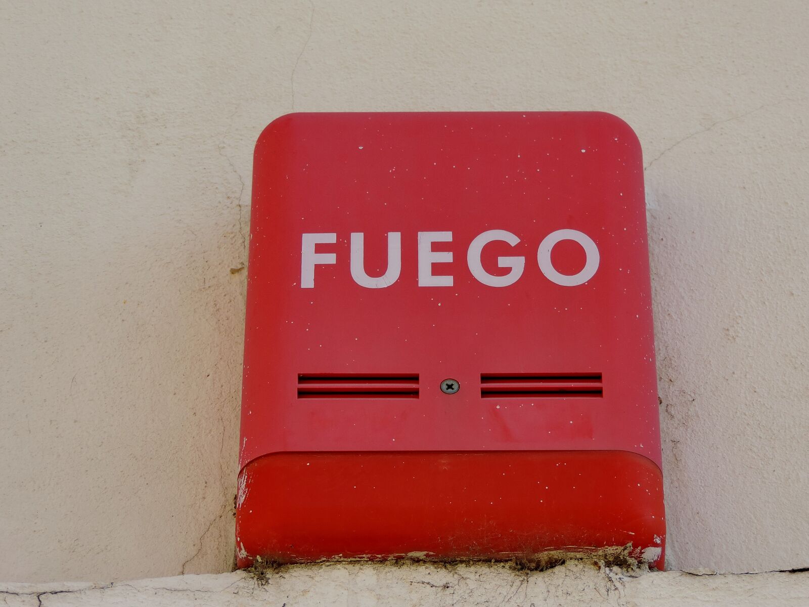 Nikon Coolpix P520 sample photo. Danger, sign, alarm, device photography