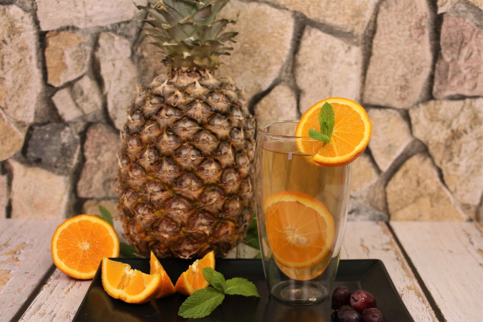 Canon EOS 700D (EOS Rebel T5i / EOS Kiss X7i) sample photo. Pineapple, fruit, yellow photography