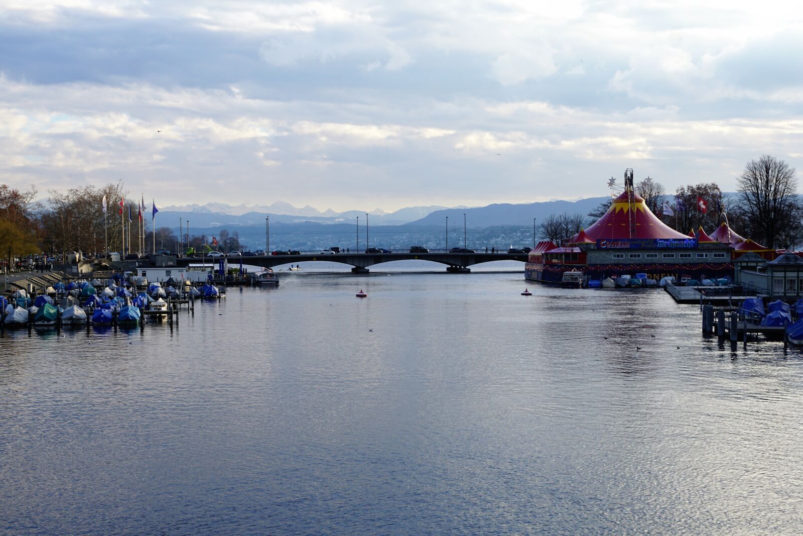 Sony ILCA-77M2 + Sony DT 16-50mm F2.8 SSM sample photo. Zurich, switzerland, limmat photography