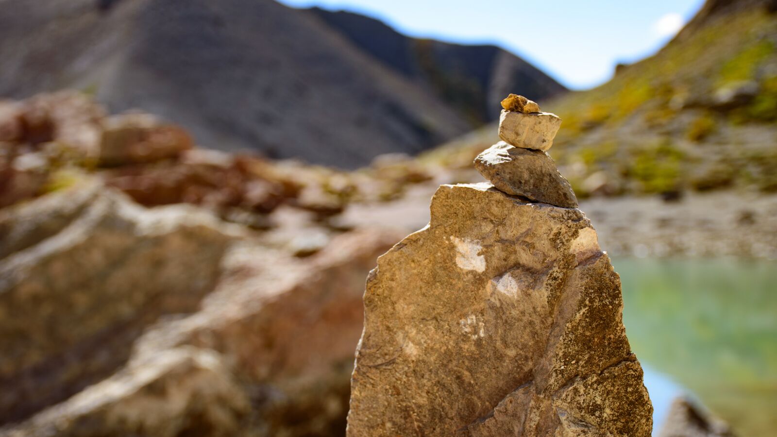 Nikon D5500 sample photo. Cairn, lake, mountain photography