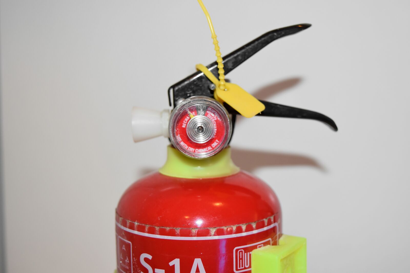 Nikon D5500 sample photo. Device, fire extinguisher, plastic photography