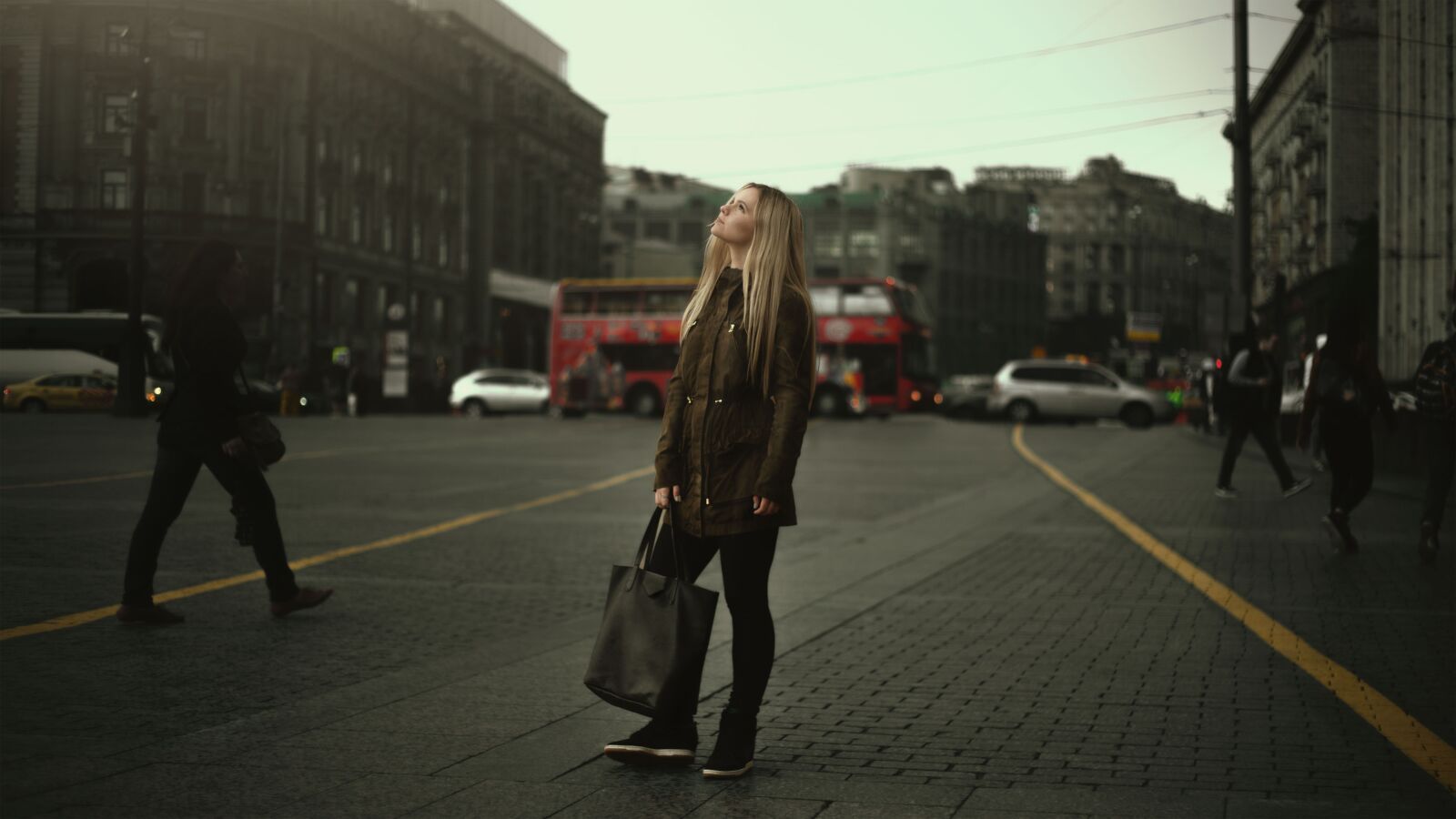 Canon EOS 5D Mark III sample photo. Women's, jackets, autumn photography
