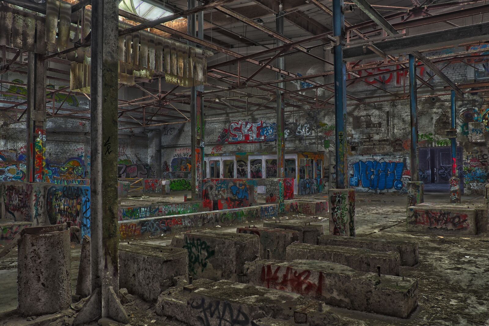 Olympus OM-D E-M10 sample photo. Lost places, factory, old photography