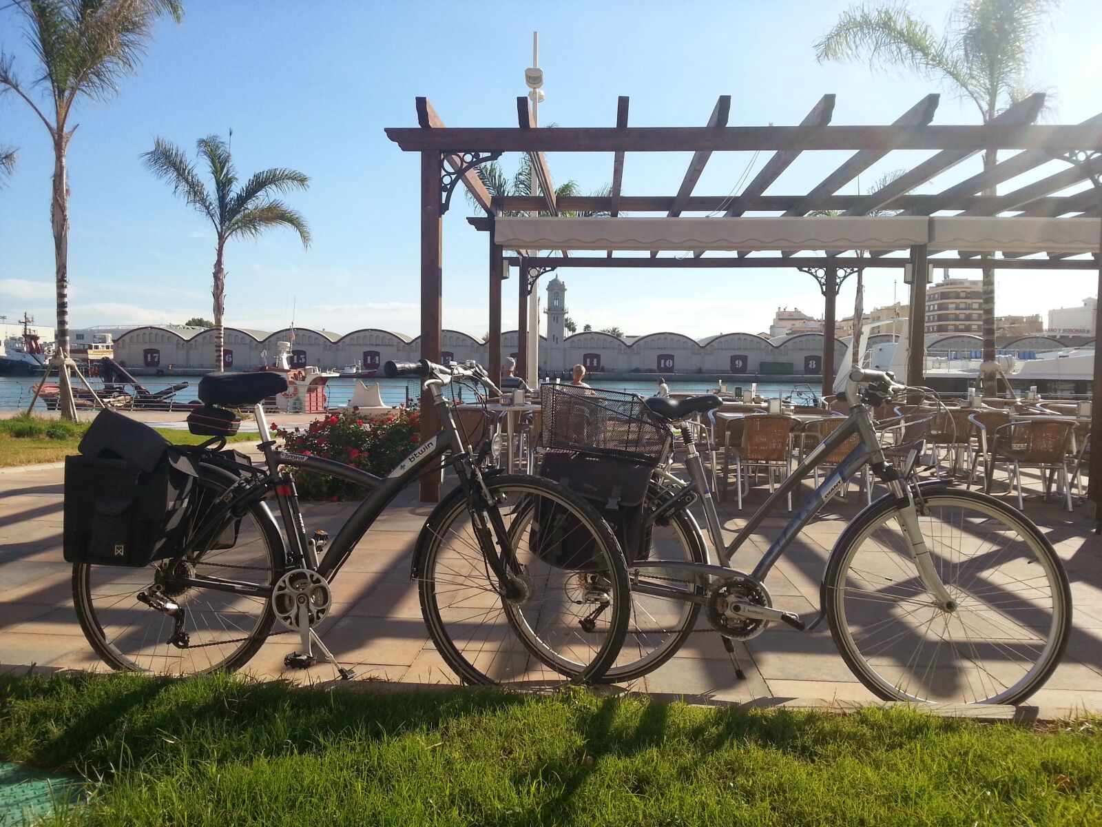 Samsung Galaxy Note2 sample photo. Beach, bicycle, sea photography