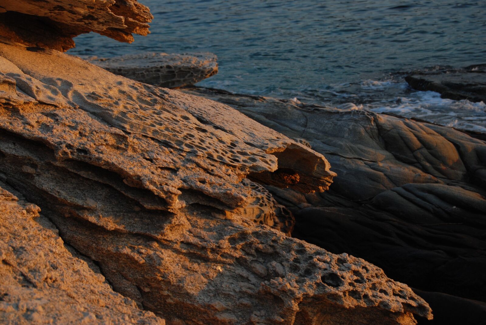 Nikon D40X sample photo. Sea rock, rock, sunset photography