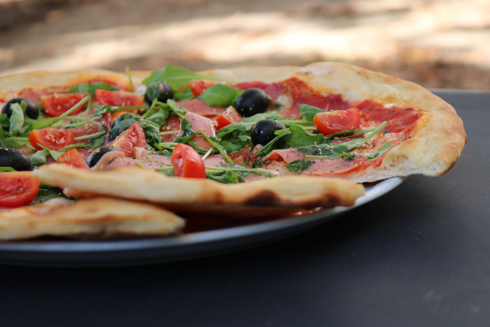 Canon EOS 750D (EOS Rebel T6i / EOS Kiss X8i) sample photo. Food, pizza, italian photography
