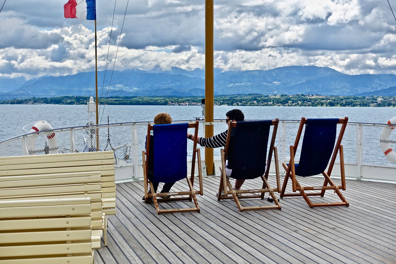 Sony Cyber-shot DSC-RX100 III sample photo. Deck chairs, people, sea photography