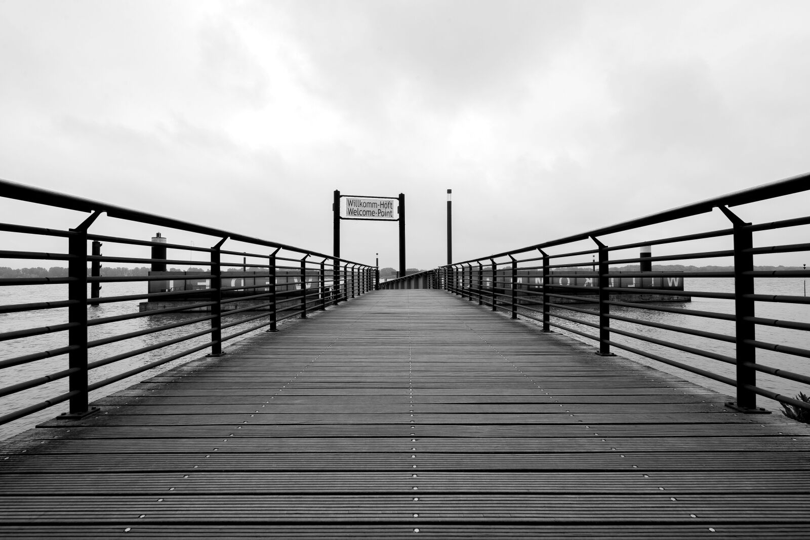 Canon EOS-1D X sample photo. Wedel, port, elbe photography
