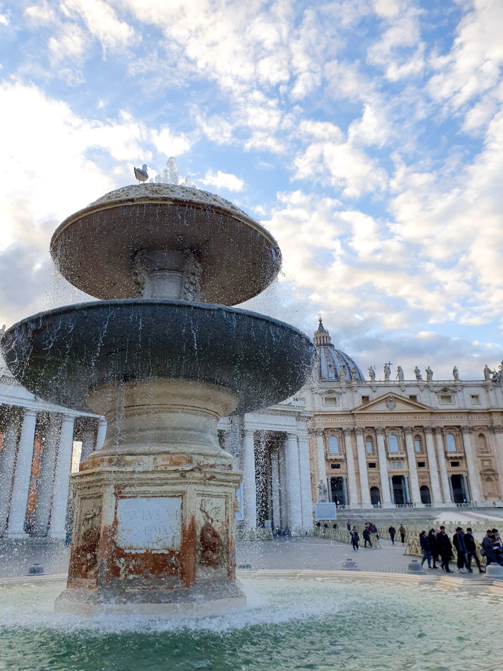 Samsung Galaxy S10e sample photo. Fontain, vatican, basilica de photography