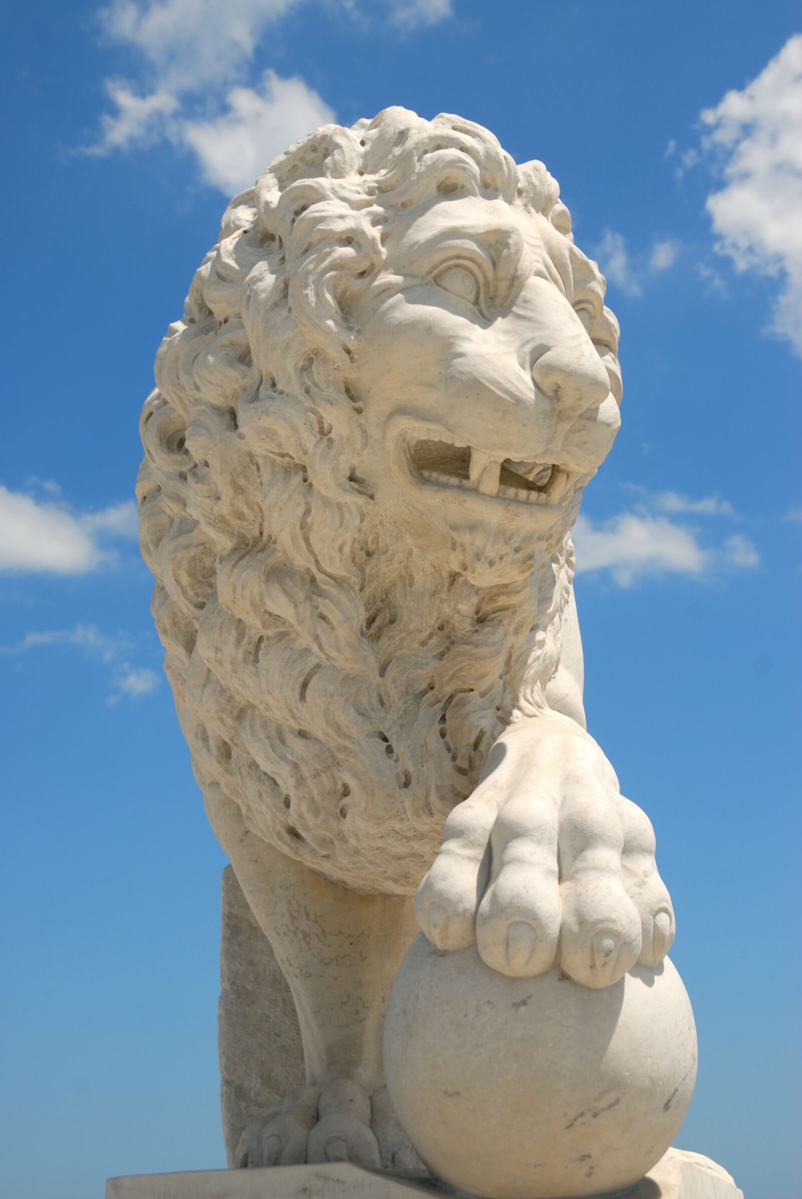 Nikon D200 sample photo. Sculpture, statue, sky photography