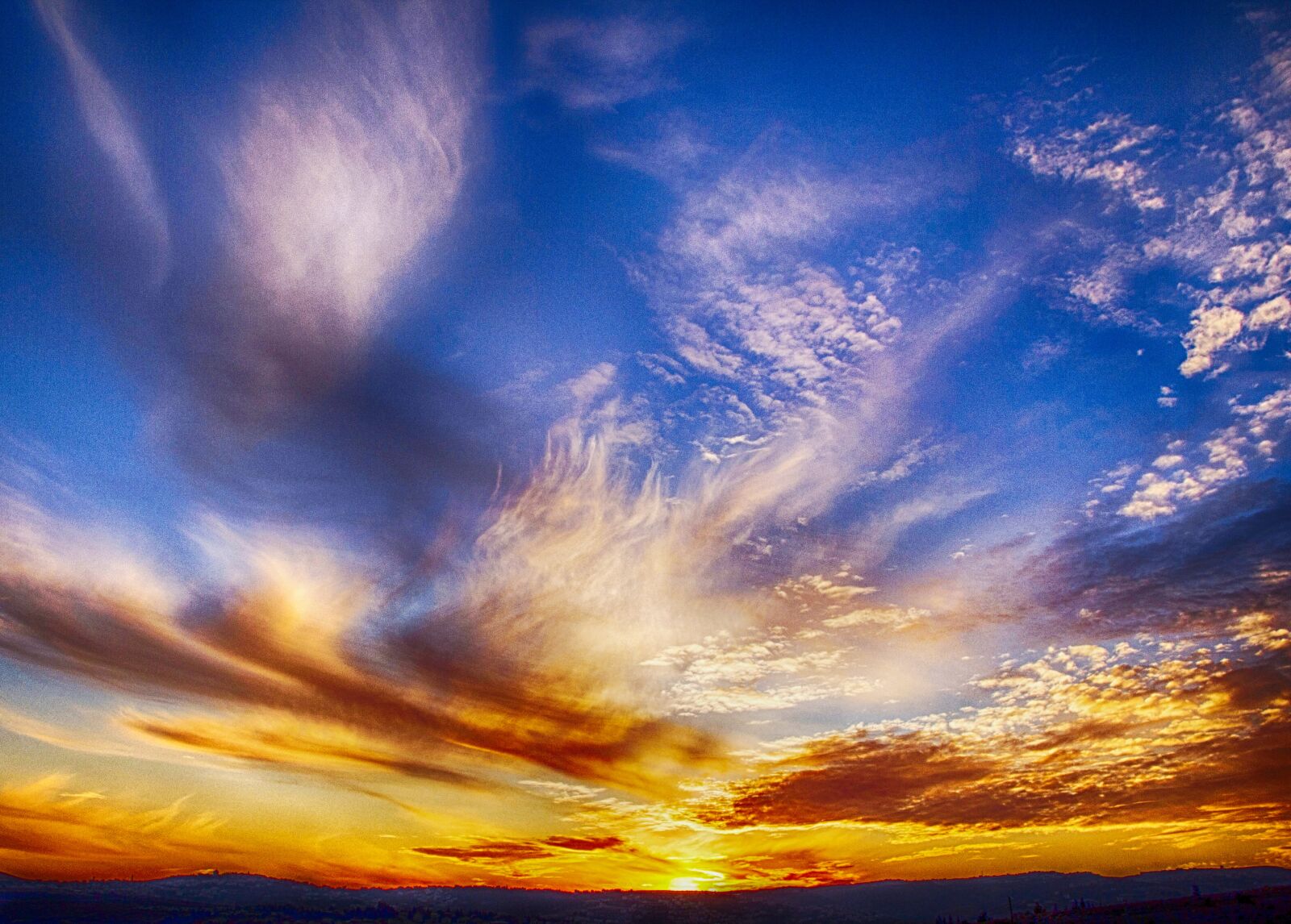 Canon EOS 550D (EOS Rebel T2i / EOS Kiss X4) sample photo. Sunset, red, blue photography