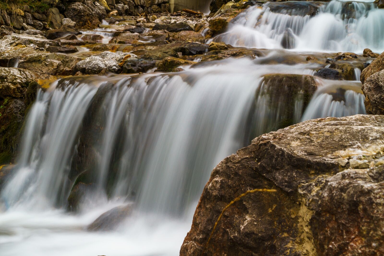 Sony a6000 + Sony E PZ 18-105mm F4 G OSS sample photo. Foghorn, wrinkle bach, tobel photography