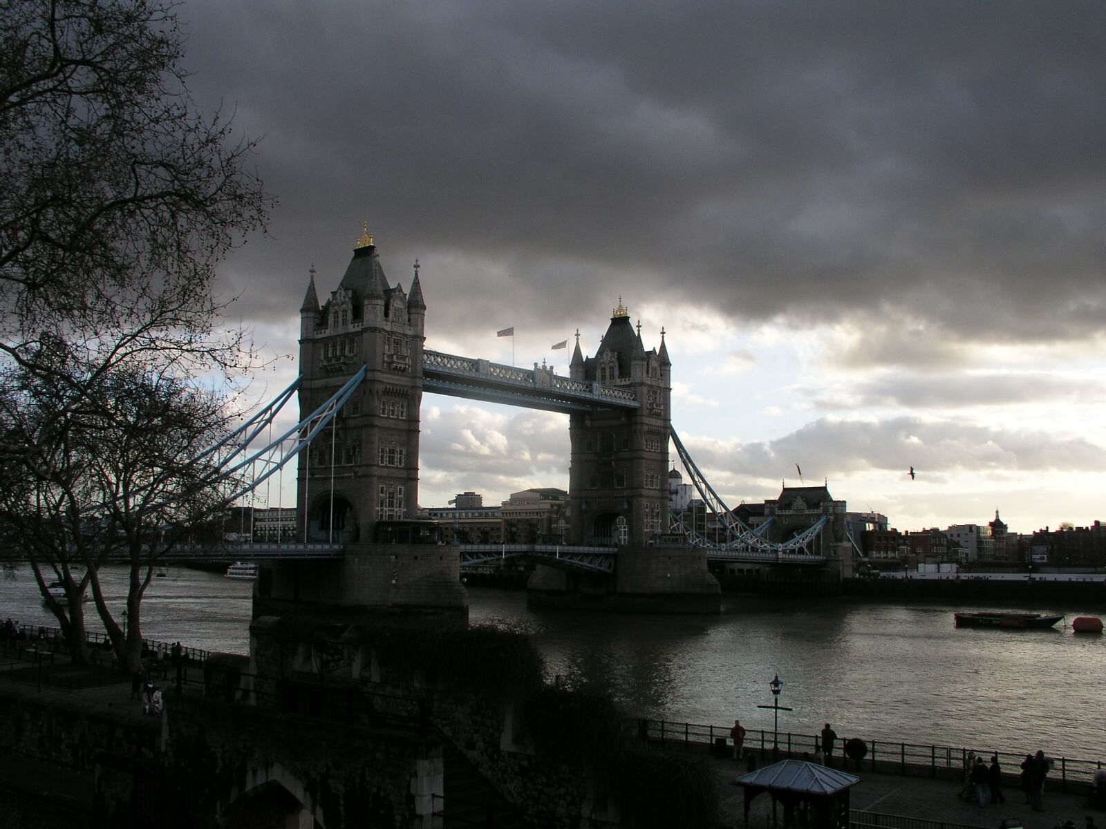 Olympus C5050Z sample photo. London, bridge, england photography