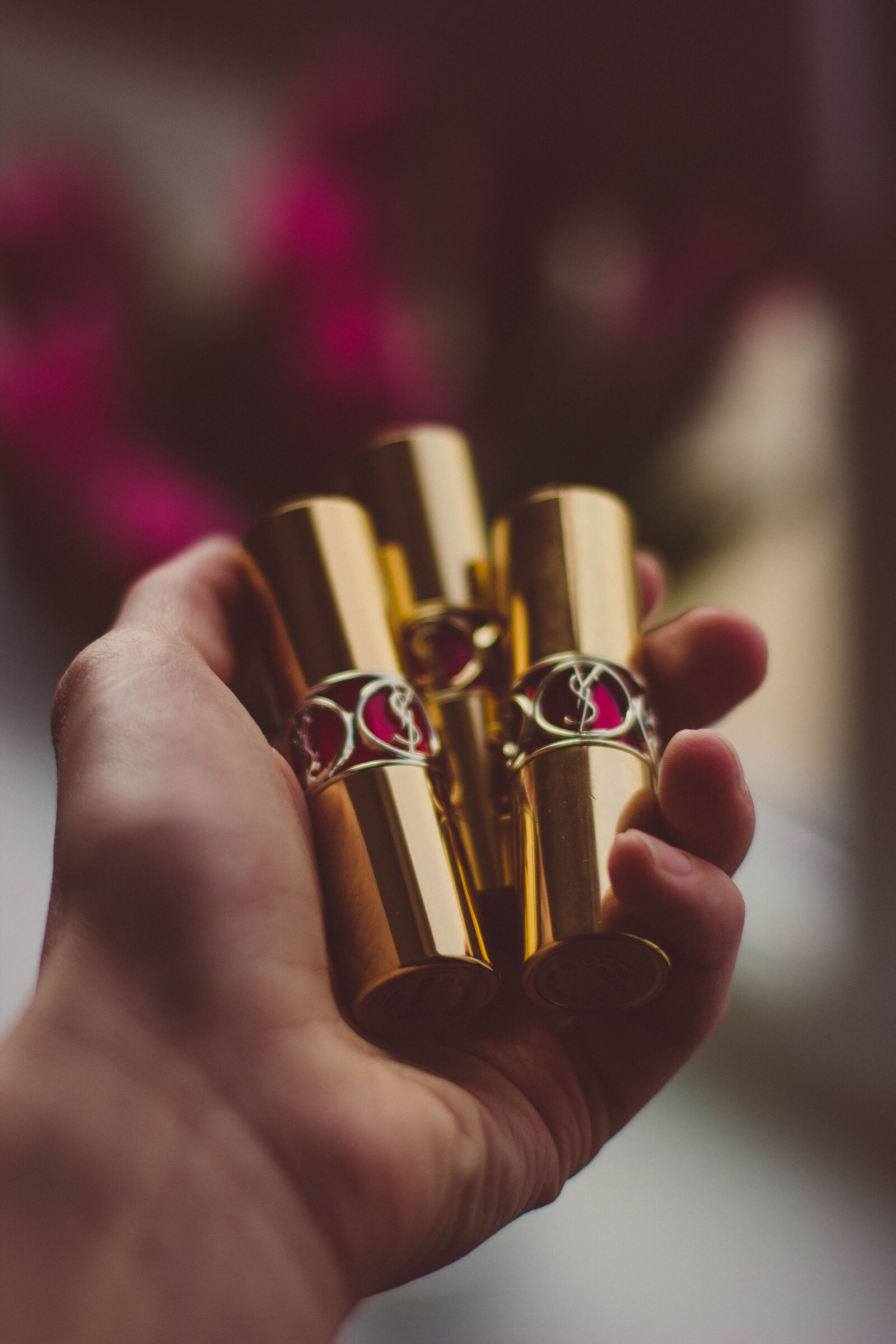 Canon EOS 600D (Rebel EOS T3i / EOS Kiss X5) + Canon EF 50mm F1.4 USM sample photo. Gold, case, lipstrick photography