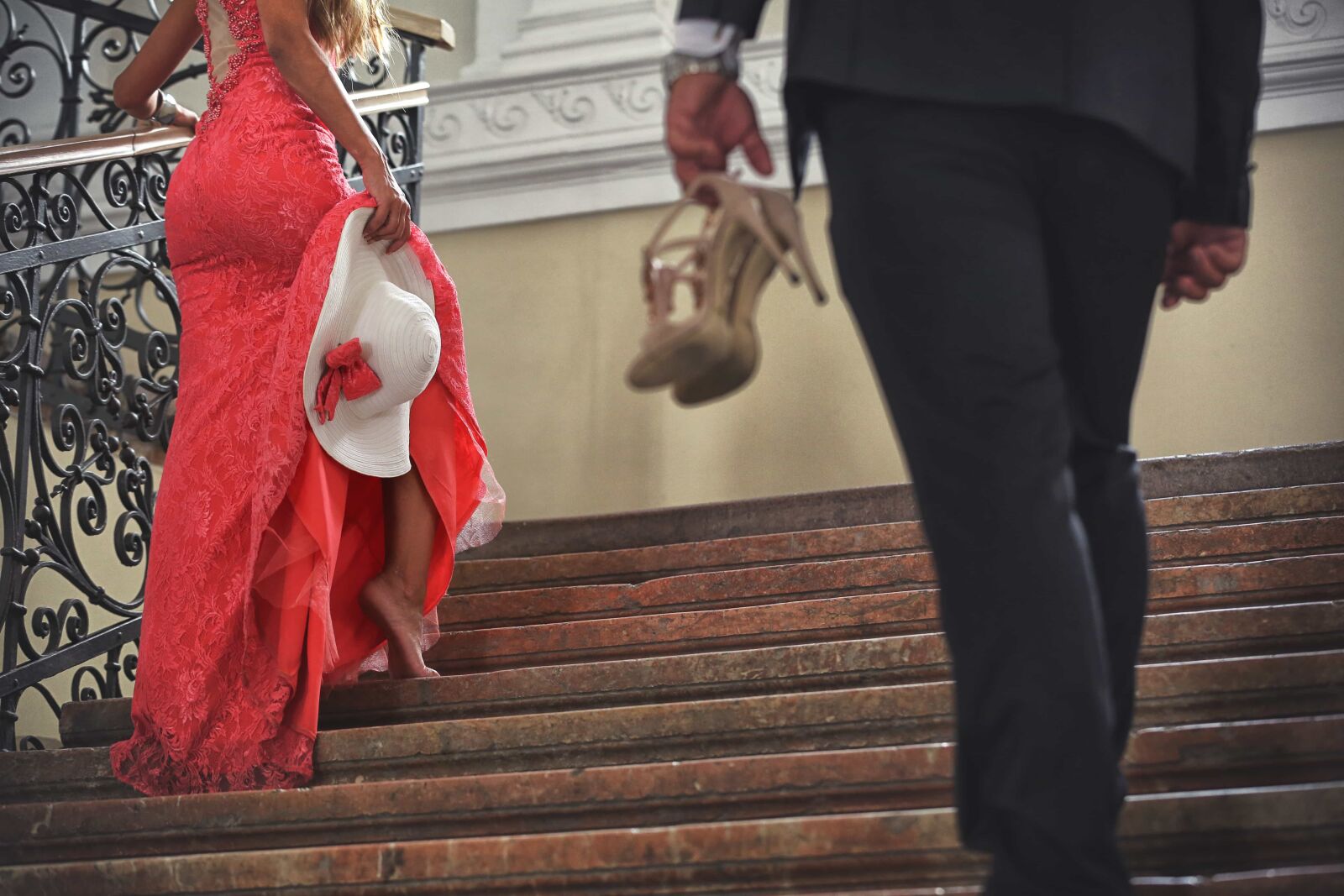 Canon EOS 5D Mark III sample photo. Businessman, businesswoman, dress, elegance photography