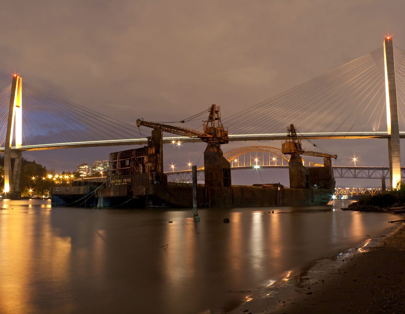 Canon EOS 1000D (EOS Digital Rebel XS / EOS Kiss F) sample photo. River, boat, night photography