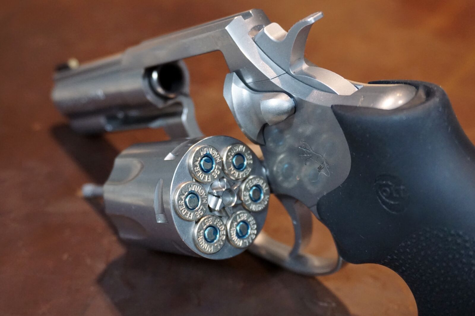 Sony a6000 sample photo. Colt, revolver, king cobra photography