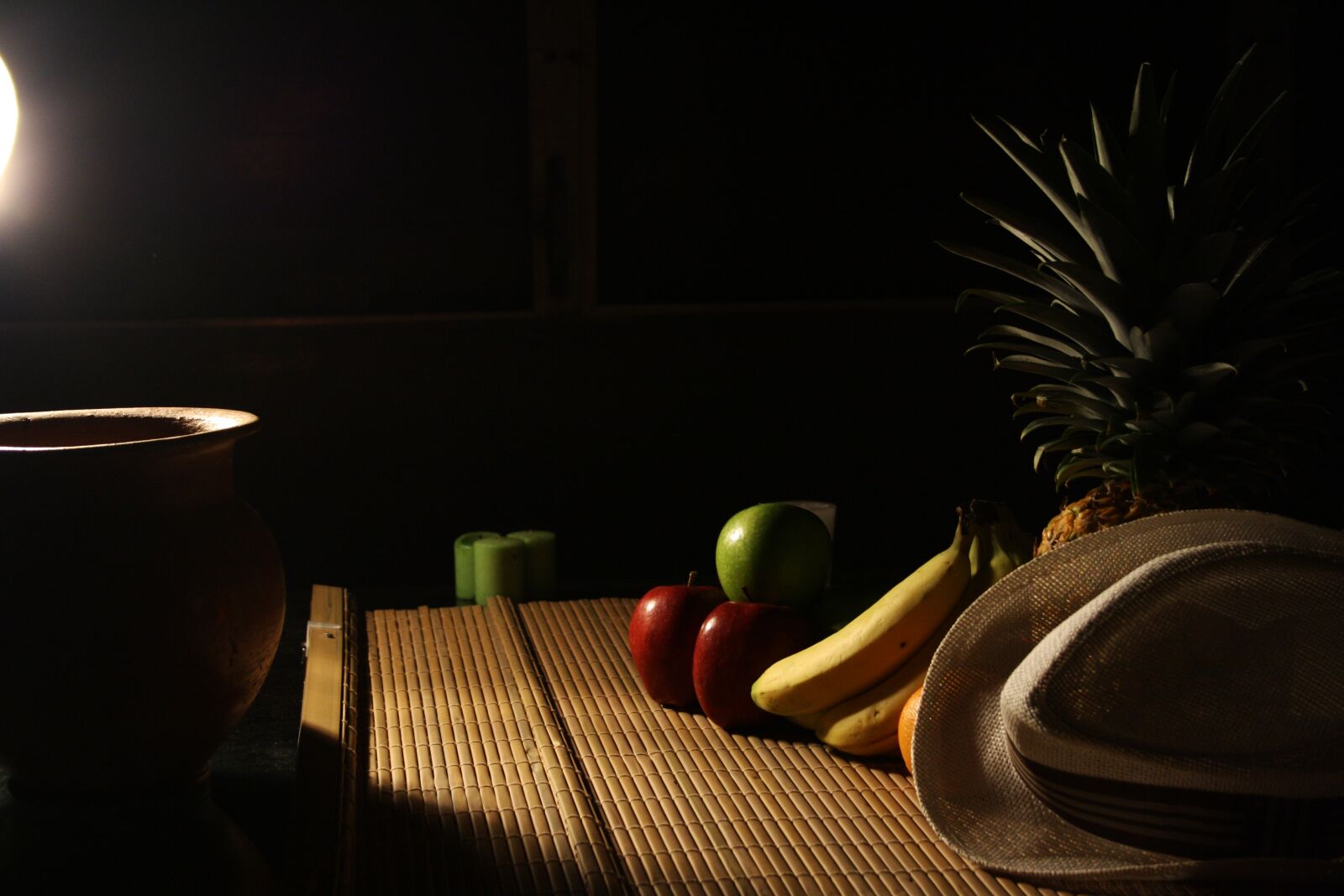 Canon EOS 1000D (EOS Digital Rebel XS / EOS Kiss F) sample photo. Still life, a light photography