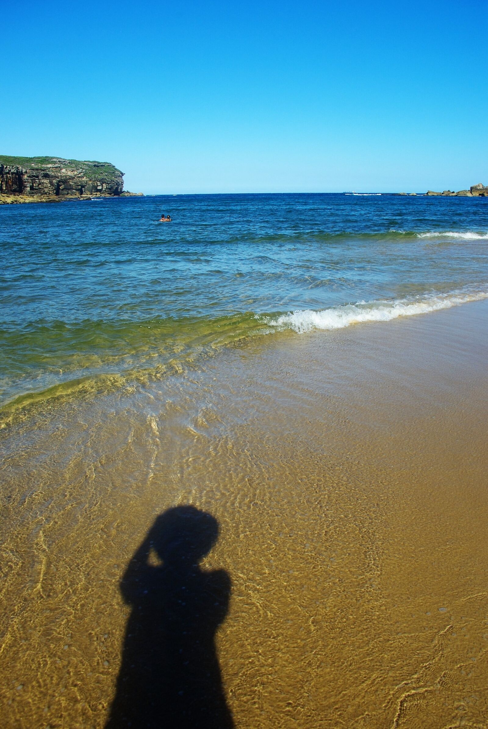 Pentax K200D sample photo. Shadow, ocean, beach photography