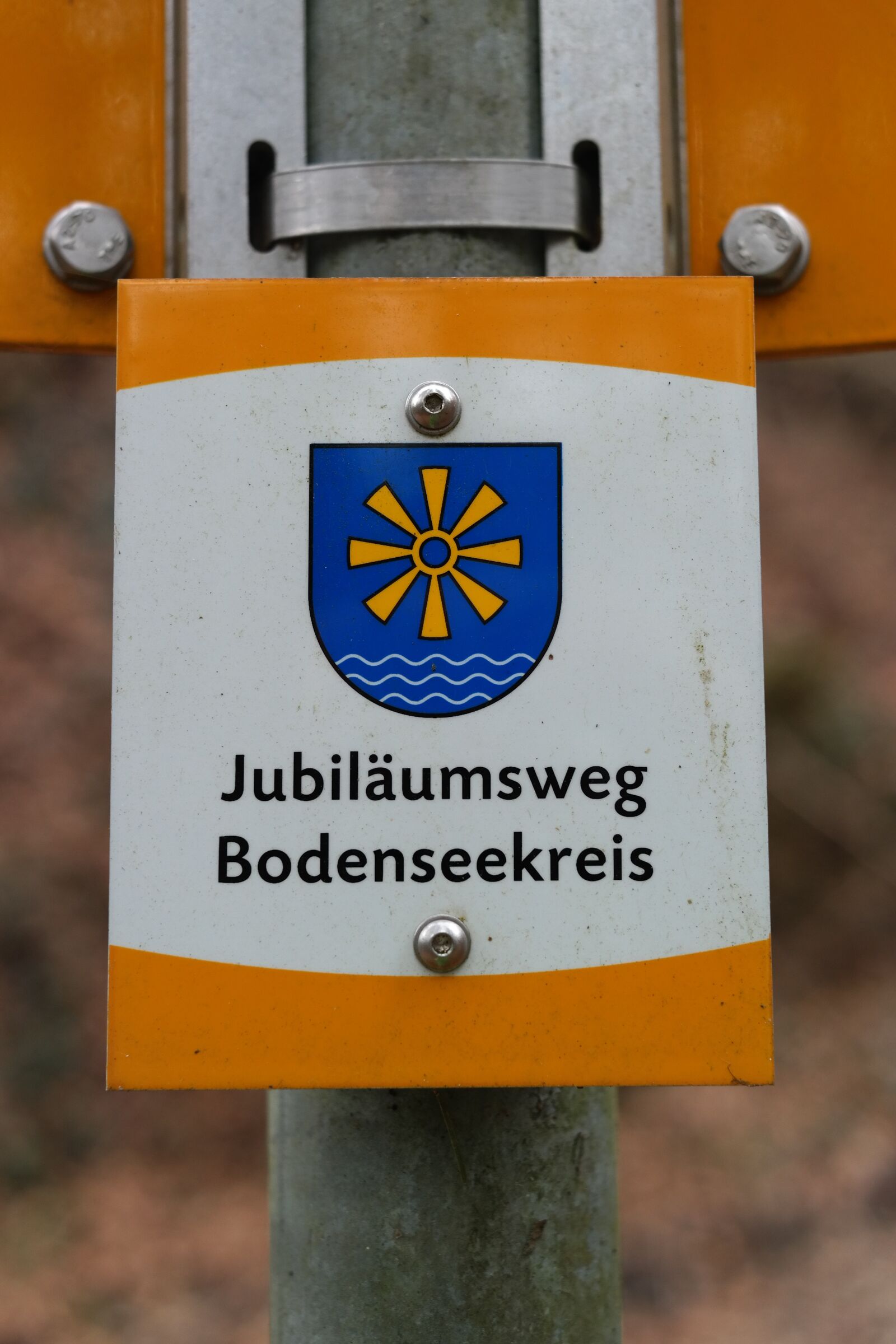 Samsung NX300 sample photo. Shield, signposts, jubilee way photography