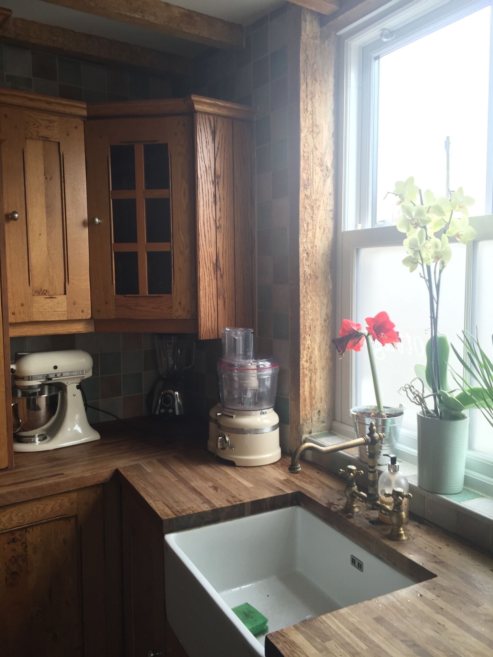 iPhone 6 Plus back camera 4.15mm f/2.2 sample photo. Kitchen, window, cottage, rustic photography