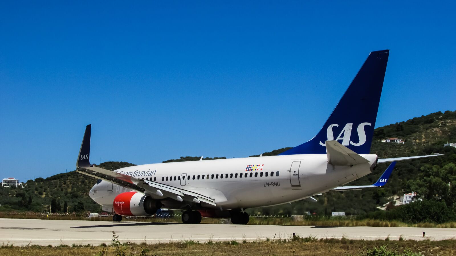 Canon PowerShot SX400 IS sample photo. Airplane, airport, scandinavian photography