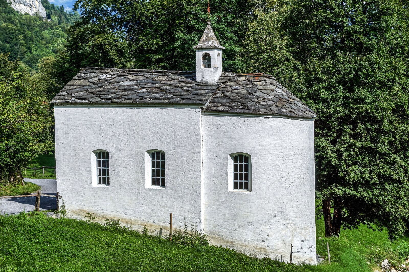 Sony DT 18-135mm F3.5-5.6 SAM sample photo. Chapel, middle ages, religion photography