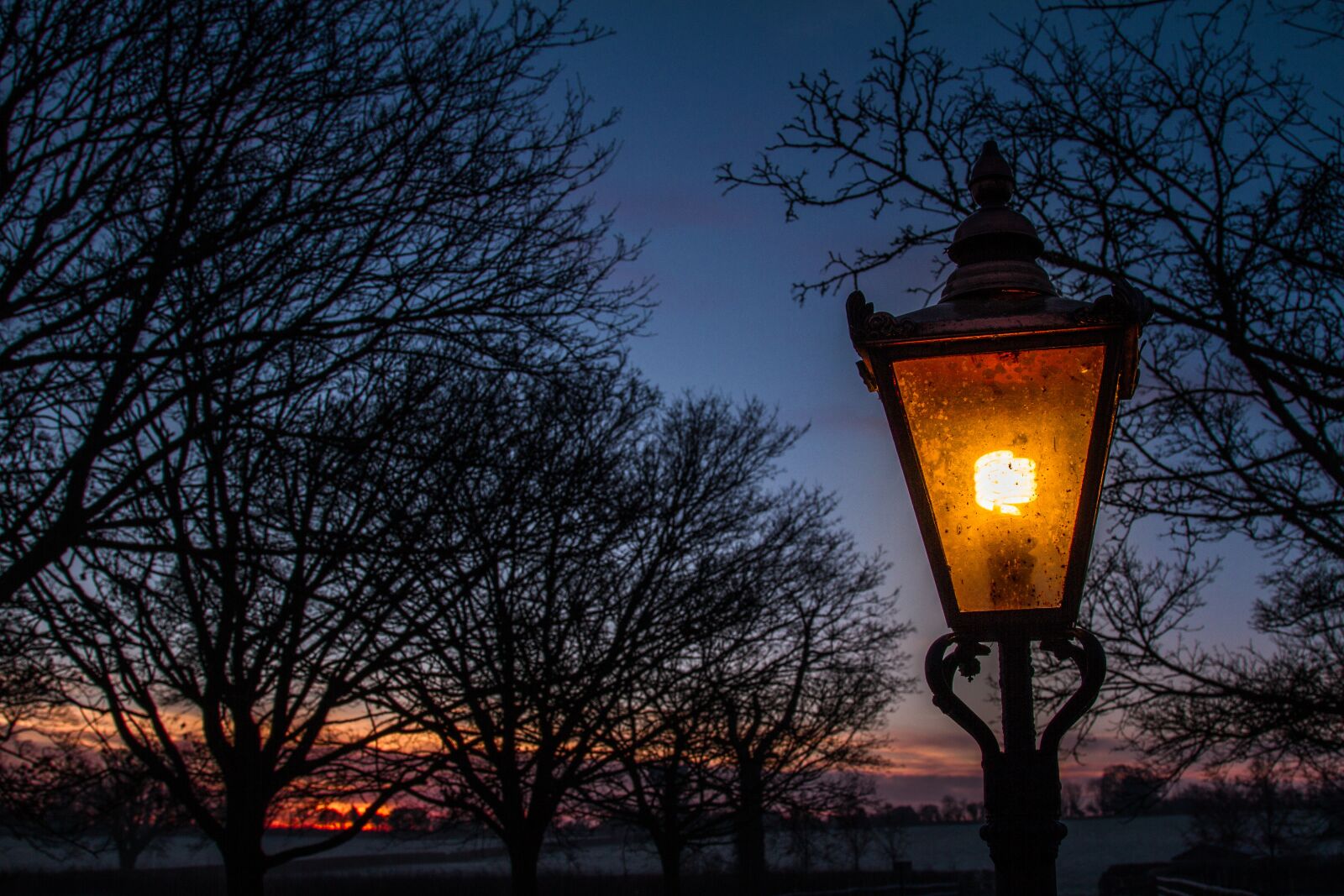 Canon EOS 7D + Canon EF 24-105mm F4L IS USM sample photo. Lamp, moody, wonderland photography