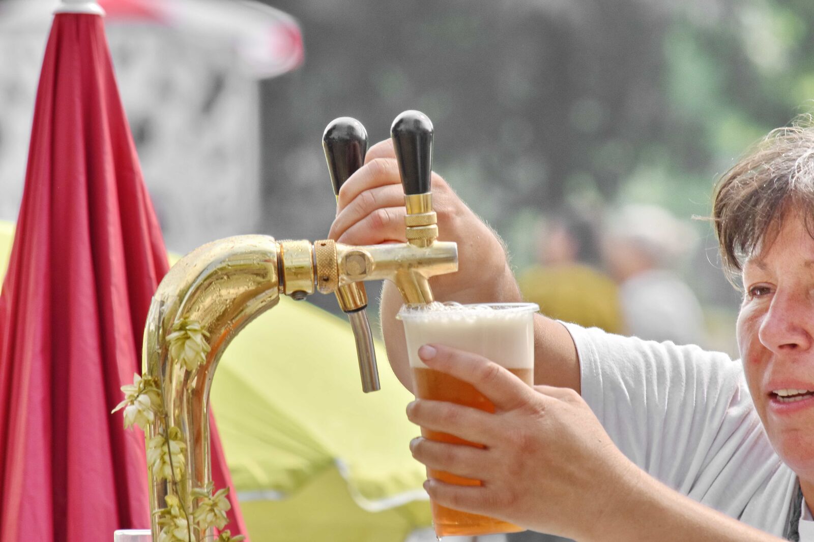 Nikon D5500 sample photo. Beer, beer glass, face photography