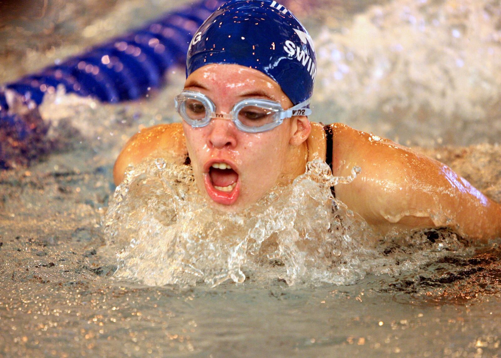 Canon EOS-1D Mark II N sample photo. Swimmer, swimming, female swimmer photography