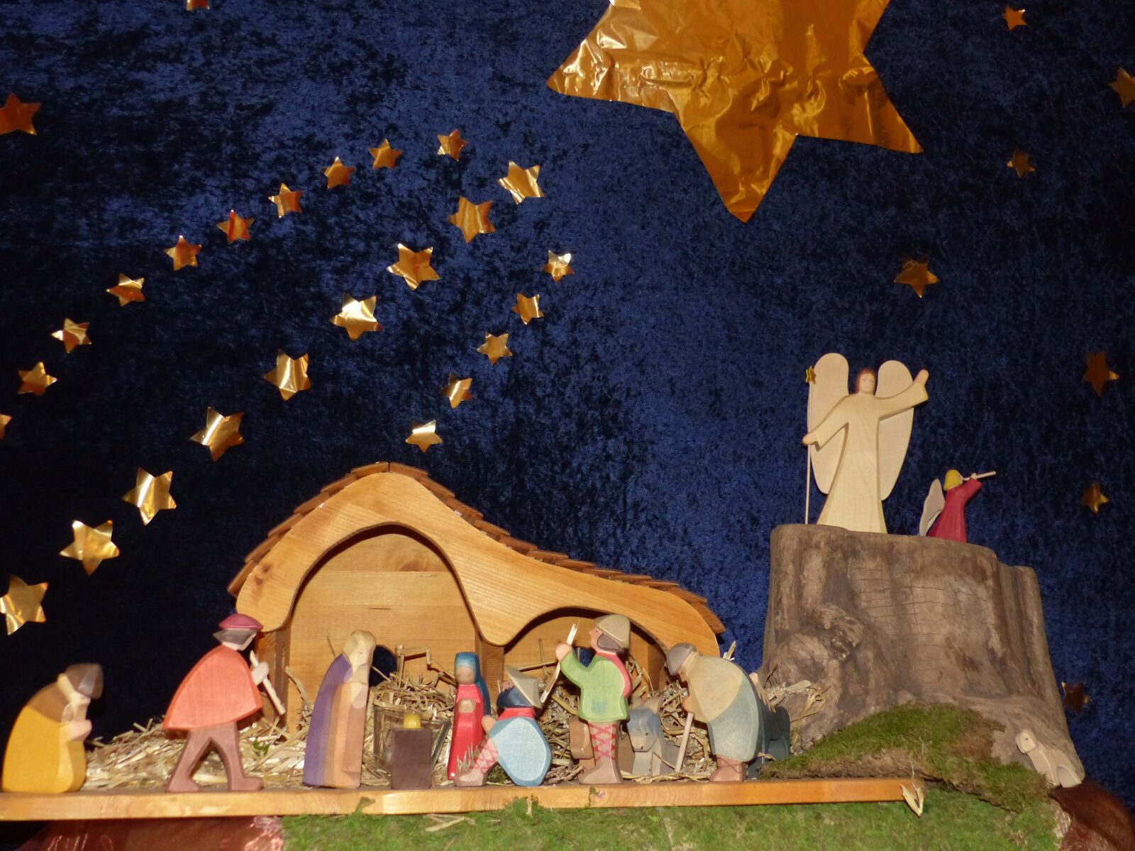 Panasonic Lumix DMC-FZ200 sample photo. Crib, christmas, nativity scene photography