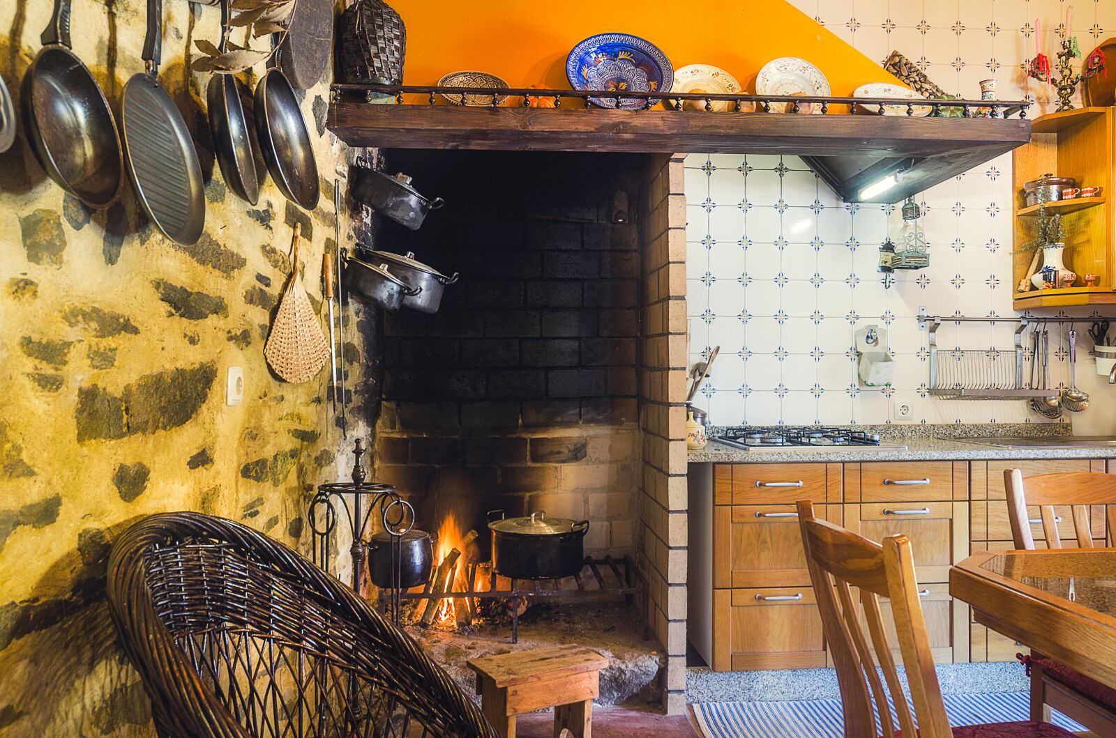 Nikon D7000 sample photo. Pedorido, old house, home photography