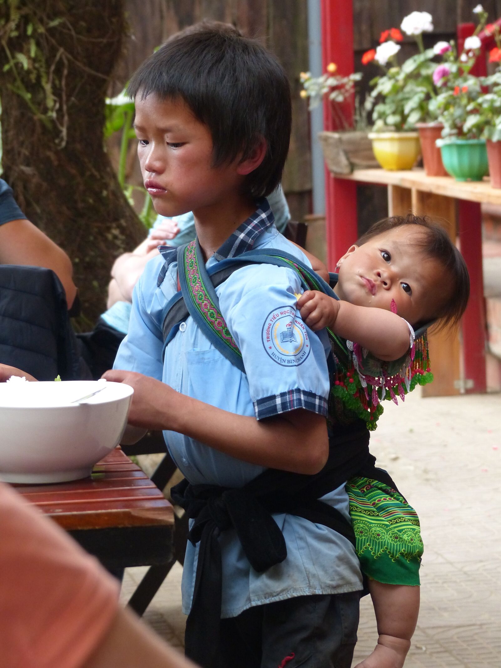 Panasonic Lumix DMC-FZ200 sample photo. Boys, vietnamese, children photography