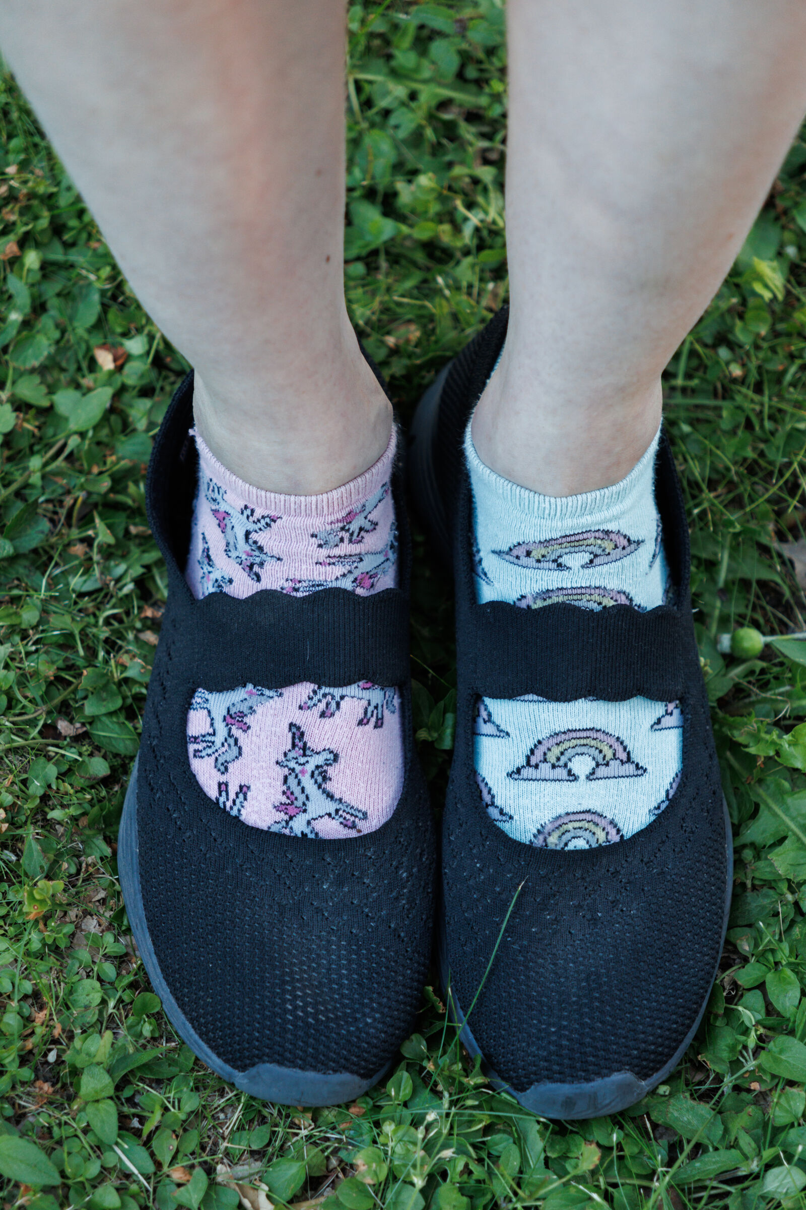 Canon EOS R7 sample photo. Important socks photography