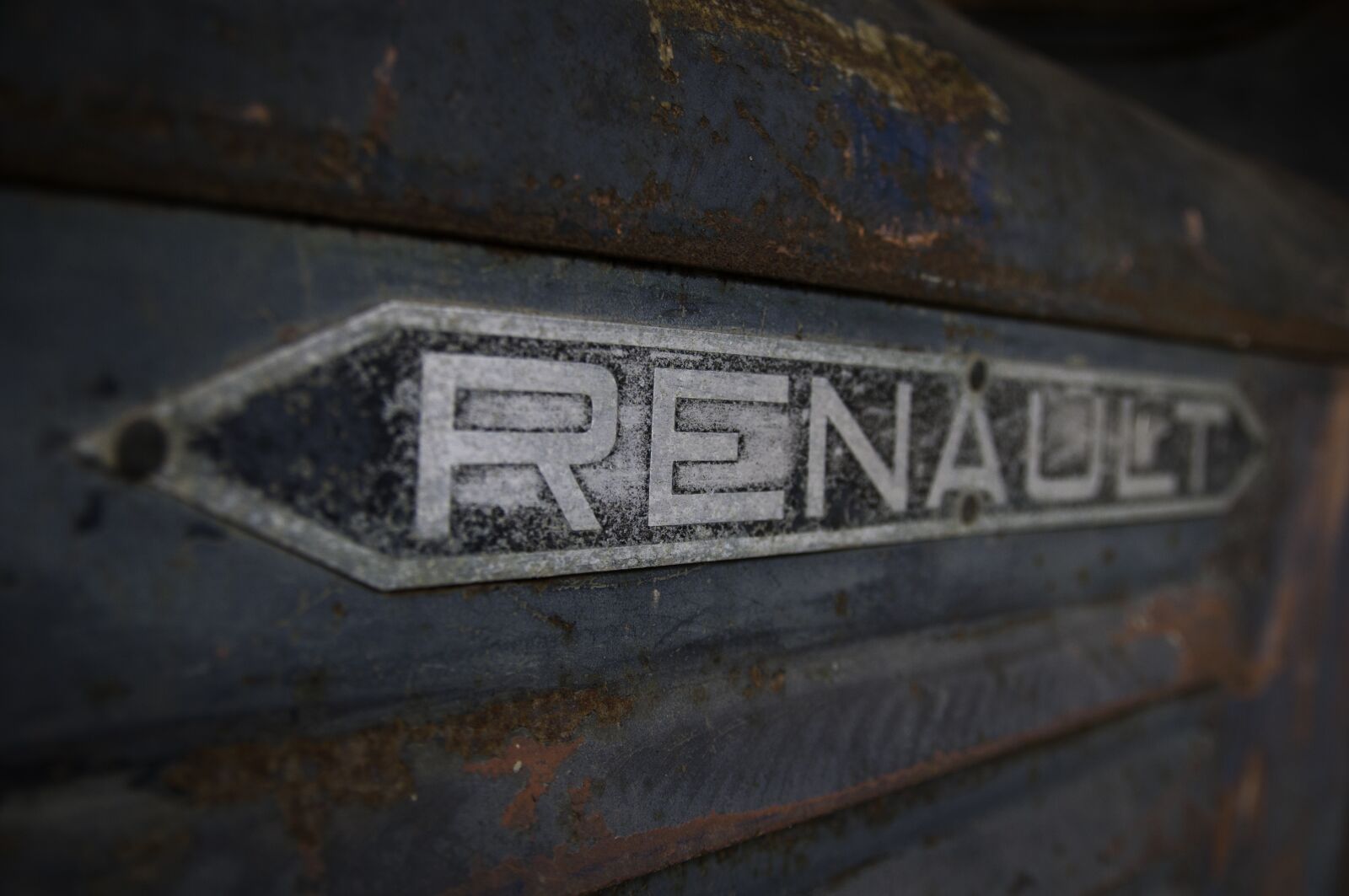 Nikon D300 sample photo. Old, unclean, text photography